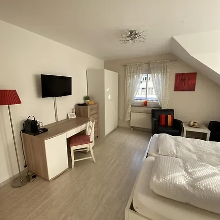 Und Gaestehaus Matthias Apartment