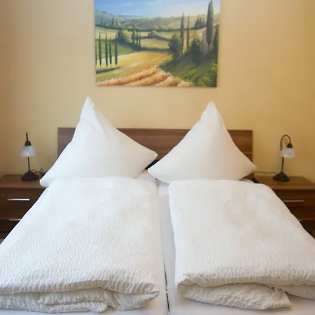Und Gaestehaus Matthias * Dresden