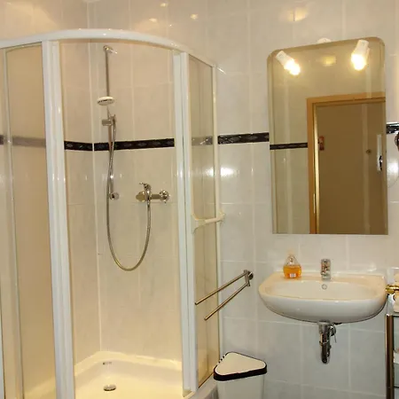 Und Gaestehaus Matthias 아파트