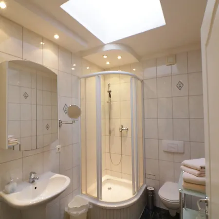 Und Gaestehaus Matthias 아파트