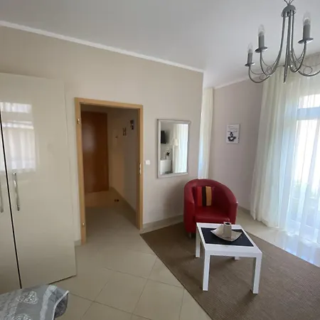 Und Gaestehaus Matthias Apartamento *